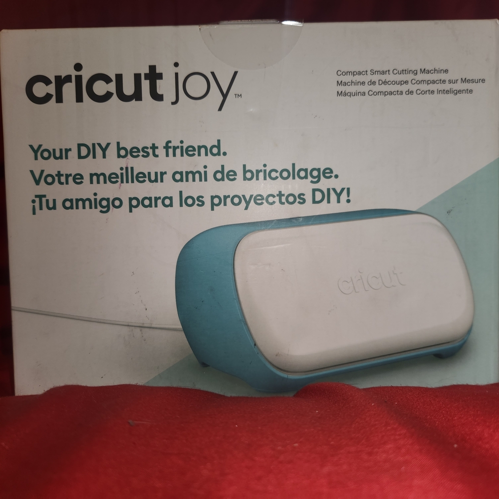 Cricut Joy Compact Smart Cutting Machine